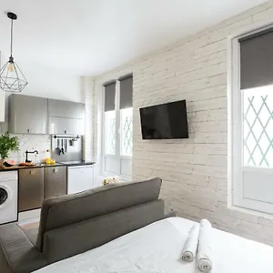 https://well-located-studio-ecole-militaries-champs-de-mars.fr-paris.fr
